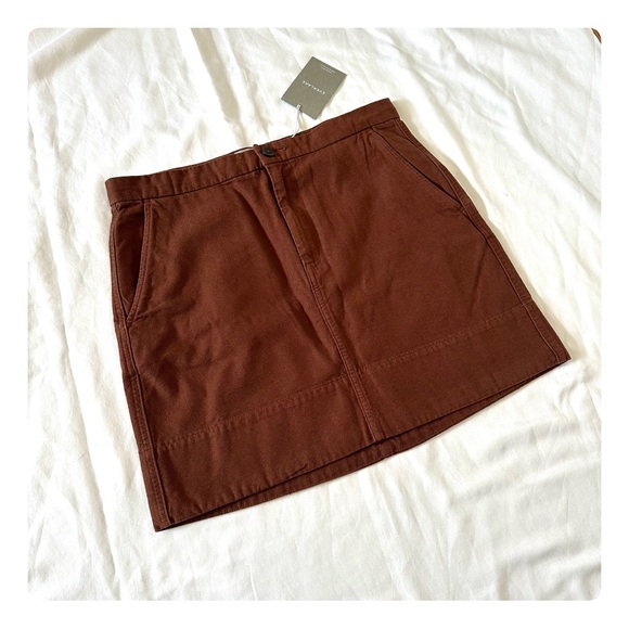 β
NWT Everlane Canvas Stamp Skirt - Brick Brown β
- Picture 11 of 17